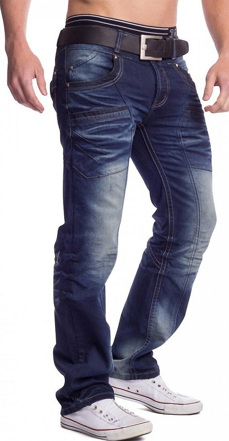 Мужчина-в-широких-джинсах